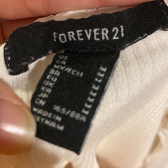 Forever 21 Cropped Long Sleeve Top - Picture 2 of 2